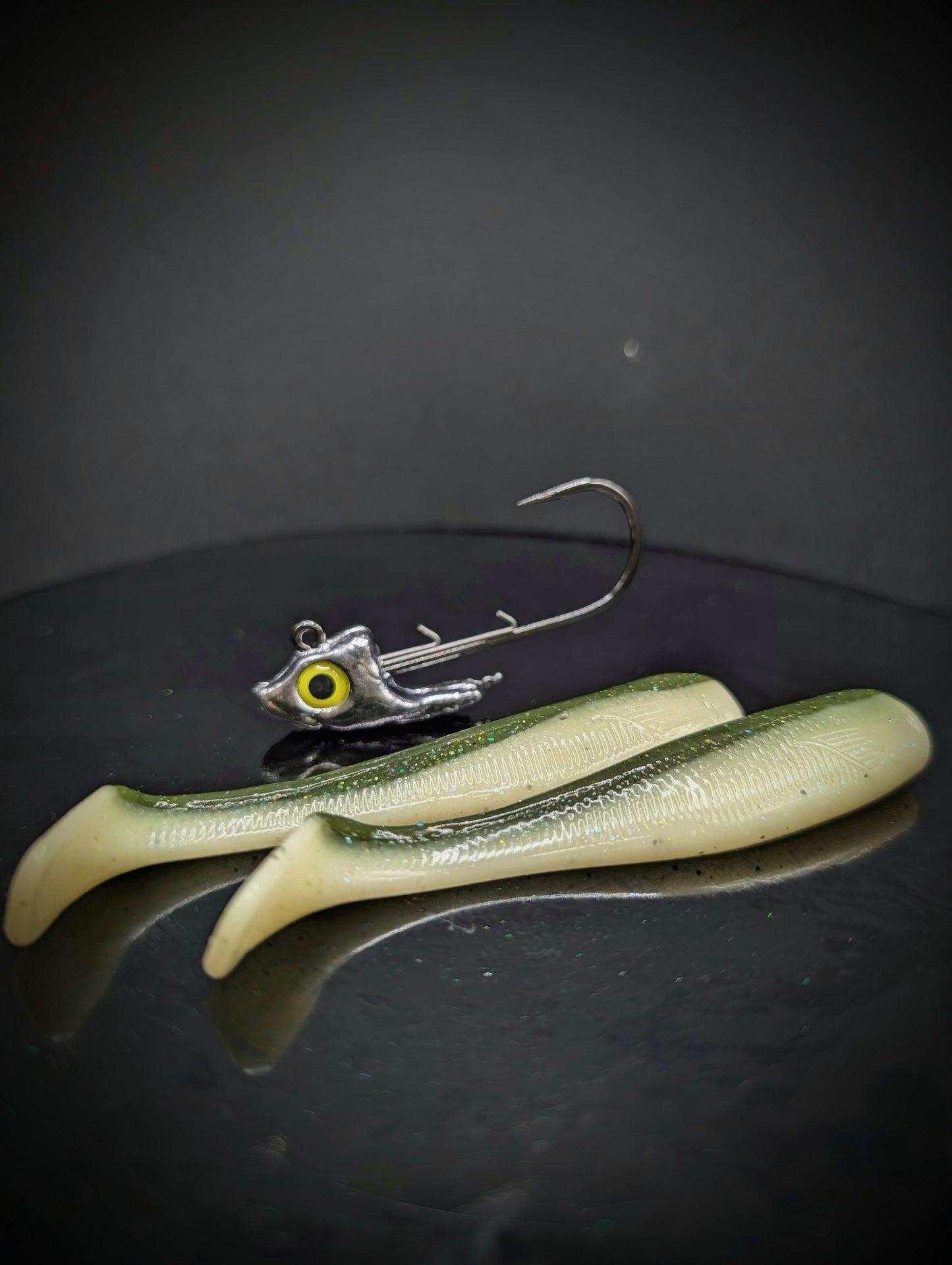 4” Green Olive/AAP 1oz JigHead Combo